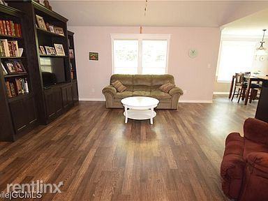 3310 Bloomington Dr - Photo 3 of 14