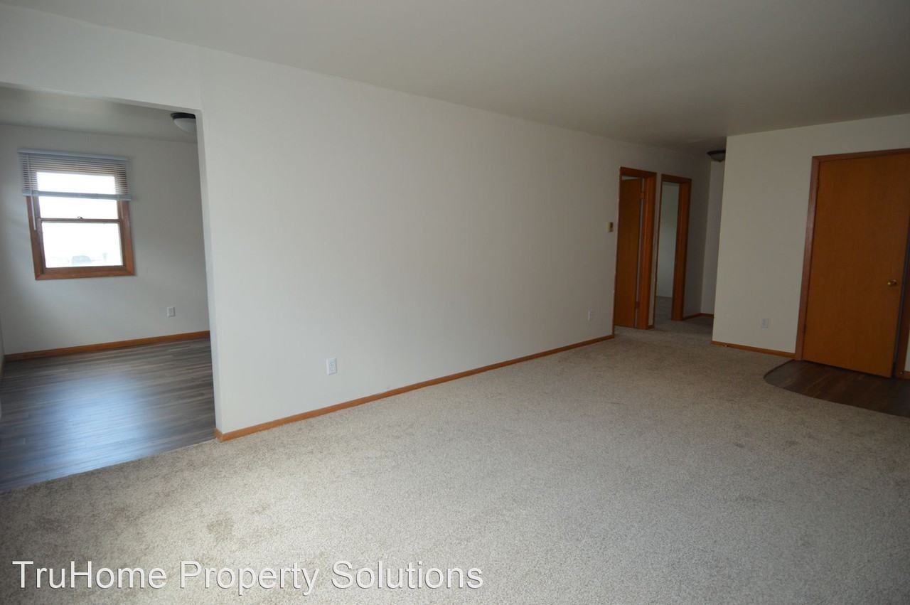 525 9th Ave. N. - Photo 3 of 25