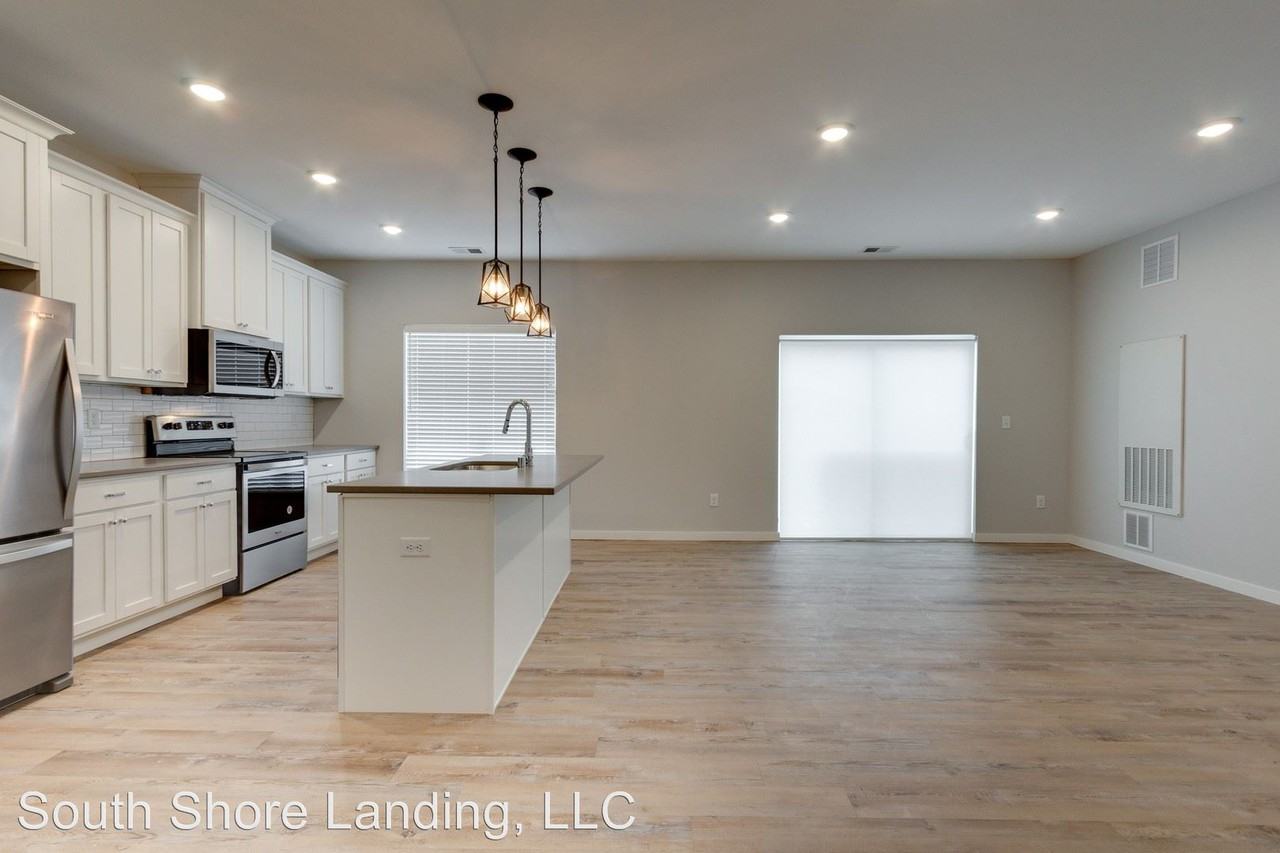 2745 40th Street S - Photo 2 of 26