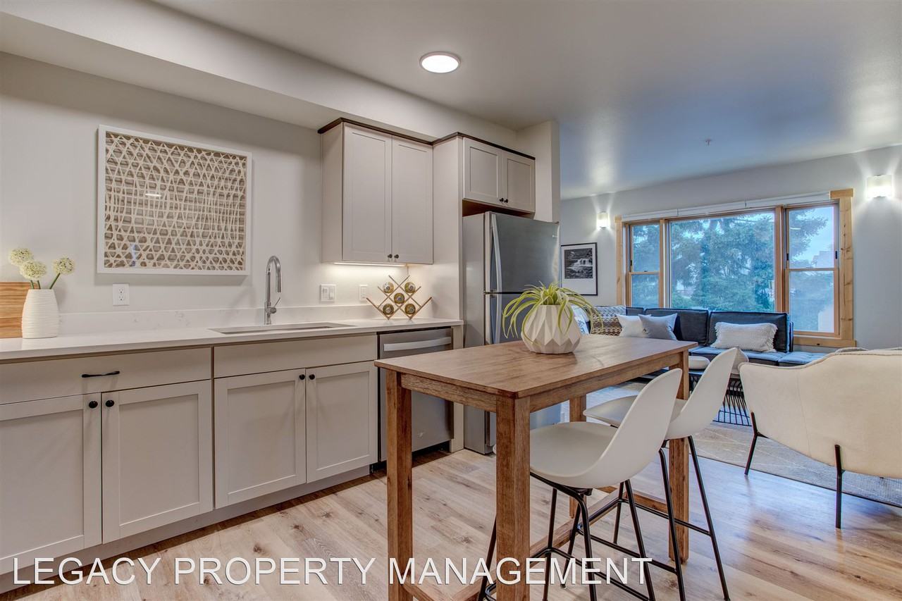 1278 SE Marion Street - Photo 2 of 17