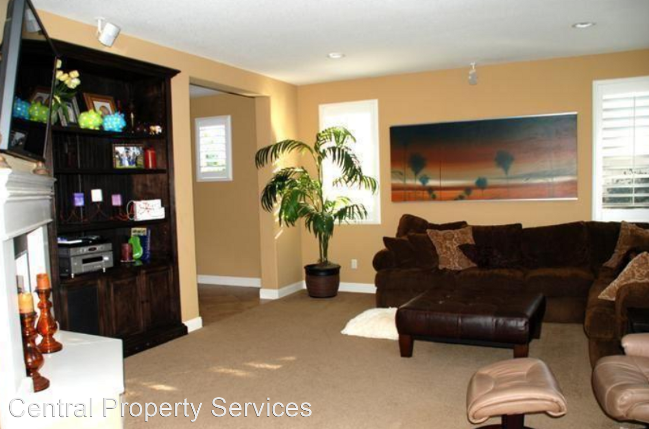 625 Clearwater Creek Dr - Photo 2 of 22