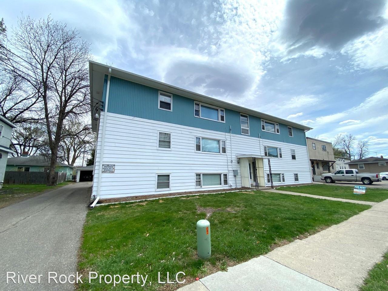 1211 11 1/2 St N - Photo 3 of 37