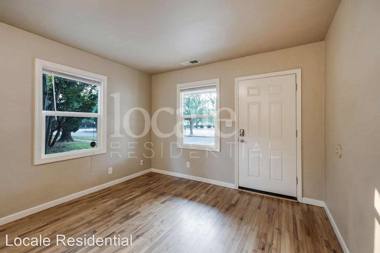 821 W 4th St - Photo 2 of 16