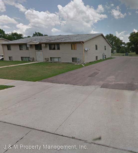 Huge renovated 1 and 2 bedroom apartments nestled into the best residential area you can find in South Sioux City, NE! - Photo 2 of 50