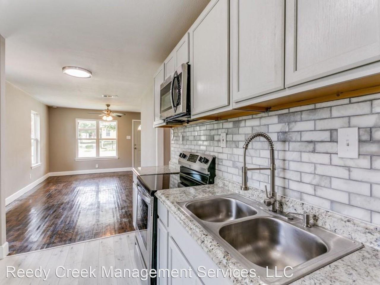 8121 W Elizabeth Ln - Photo 3 of 25
