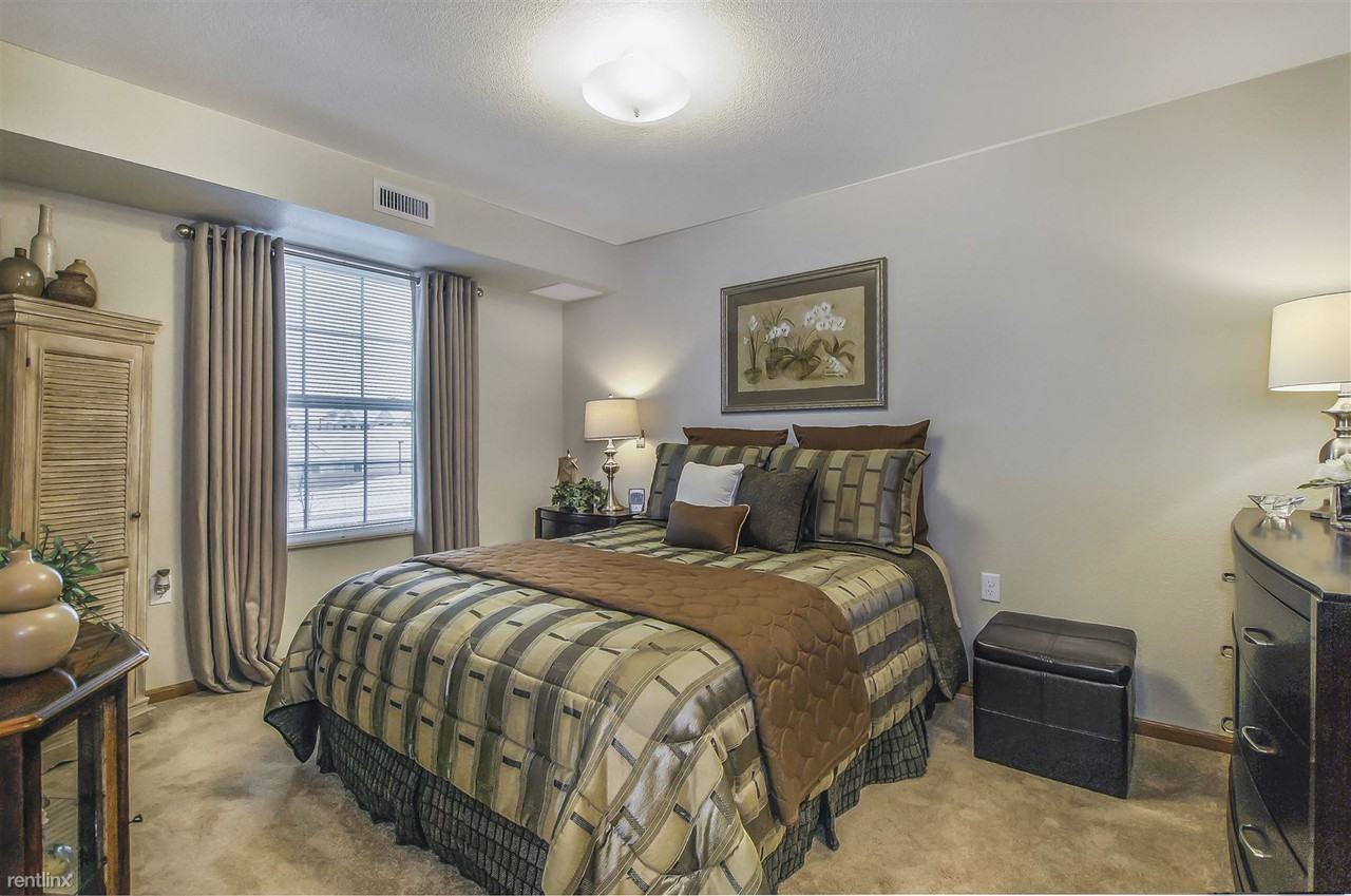 Grandhaven Manor II - Photo 3 of 26