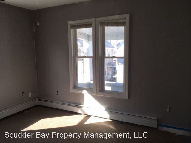 27 Collins ave - Photo 3 of 12