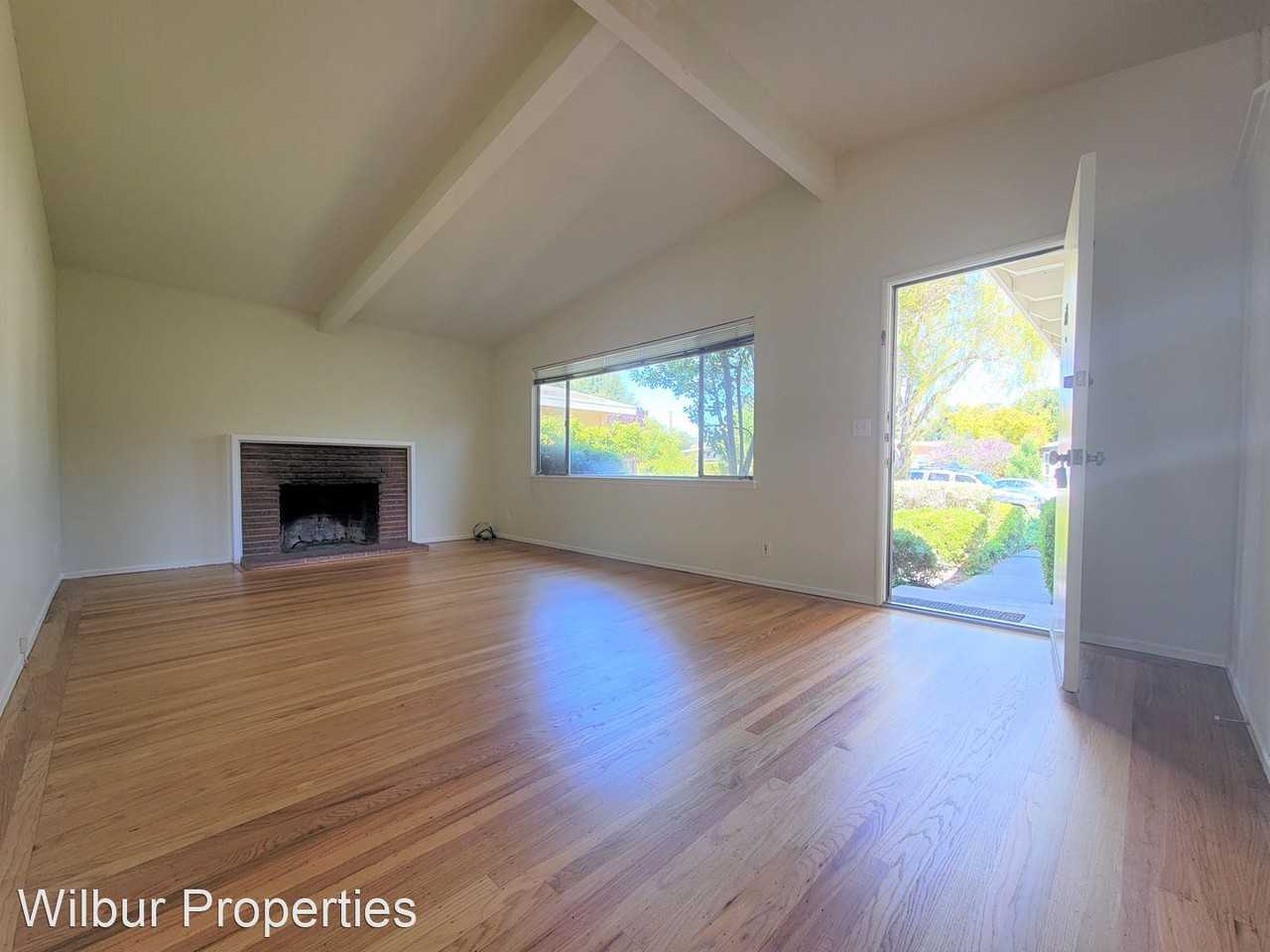 369 Anna Ave - Photo 3 of 16