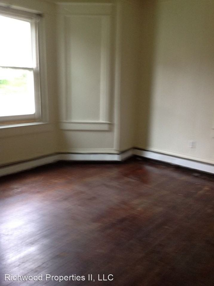 450 Dallas Street A-B - Photo 2 of 10