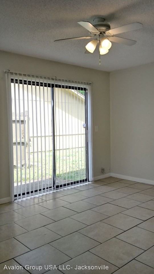 5219 Plymouth St - Photo 3 of 17