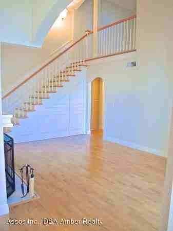 2509 Alveswood Cir - Photo 3 of 16