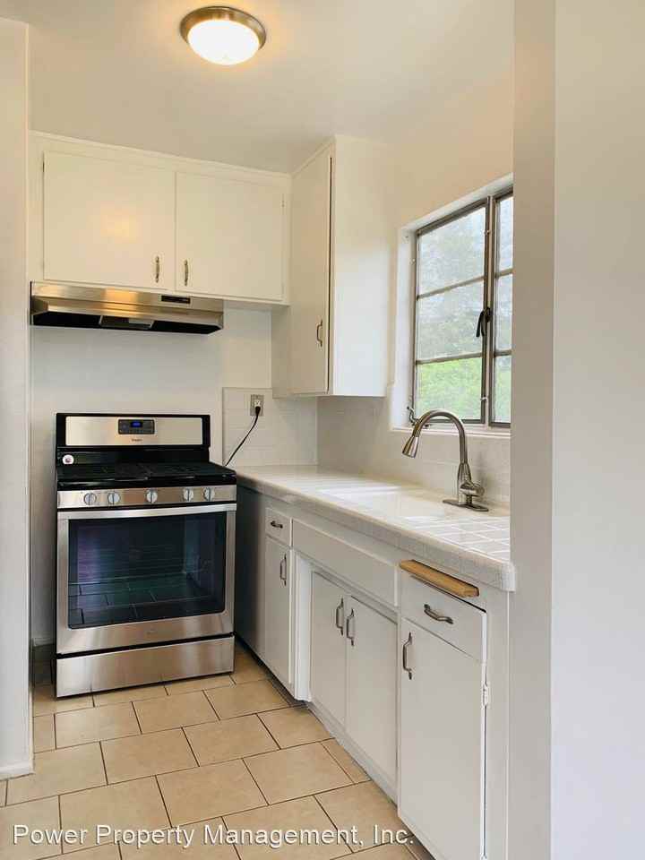 1017 N Spaulding Ave - Photo 3 of 11