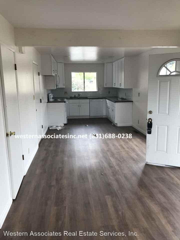 2812-2820 S. Main St. - Photo 2 of 11