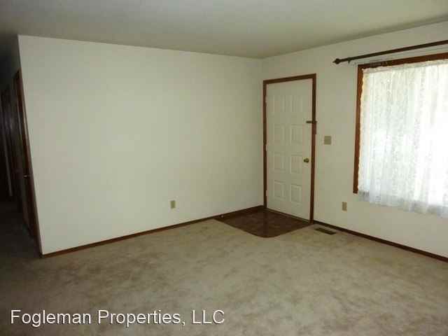 135 E 15th N - Photo 3 of 25