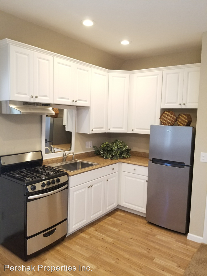 2261 Loch Ln - Photo 3 of 9