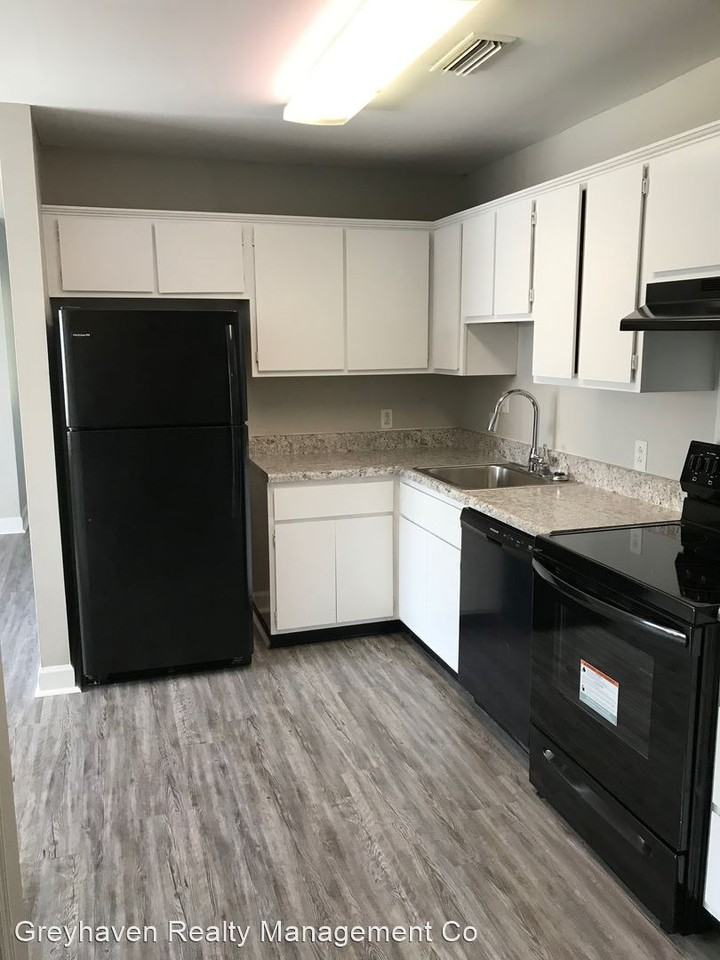 1704 Read Avenue - Photo 2 of 11