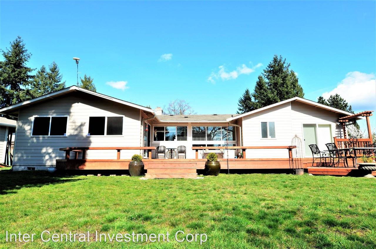 1814 Whitman Ct Ne - Photo 2 of 19