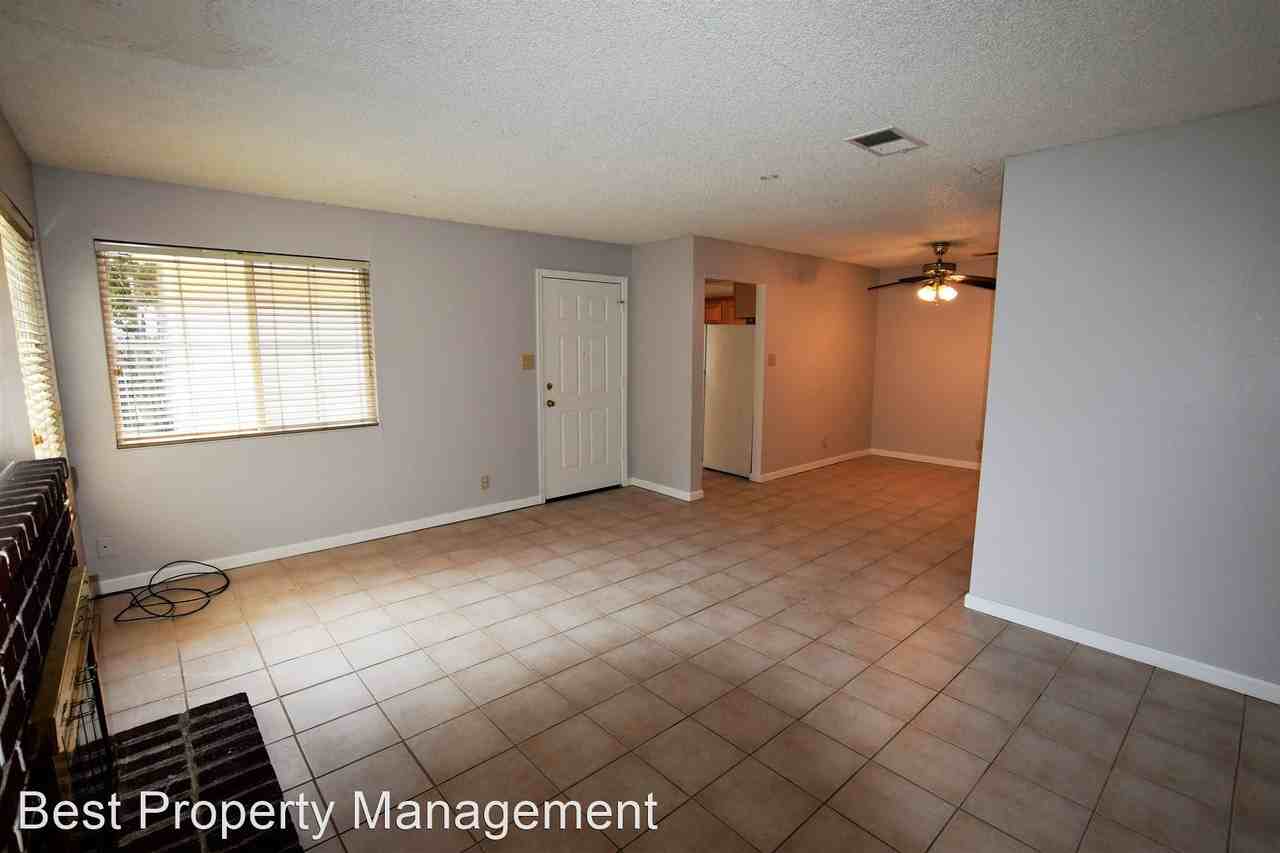 2221 Banyan Way - Photo 2 of 5