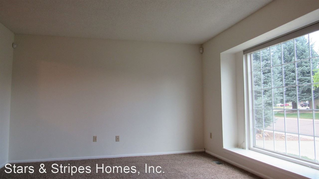 8792 W Nichols Dr - Photo 3 of 13