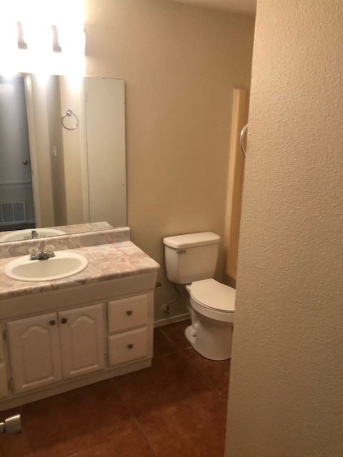 239 Craddock Ave #B - Photo 5 of 50