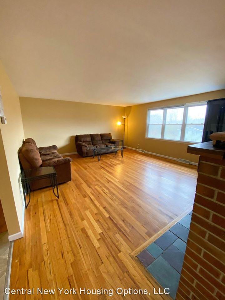 104 Robert Drive - Photo 3 of 19