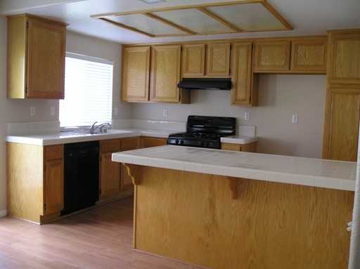 1464 Keystone Dr - Photo 2 of 9