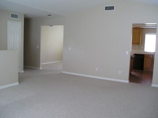 1464 Keystone Dr - Photo 3 of 9