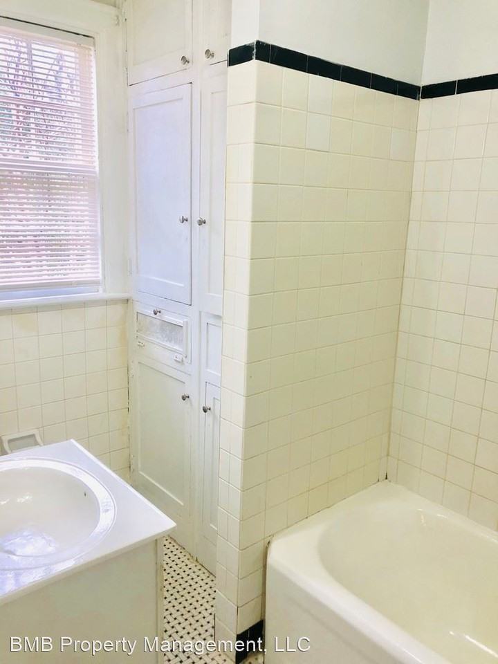 105 Arlington Rd - Photo 3 of 9