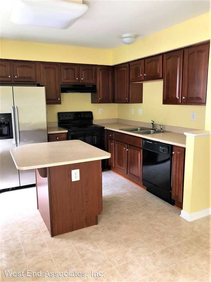 134 Knollwood Dr - Photo 2 of 12