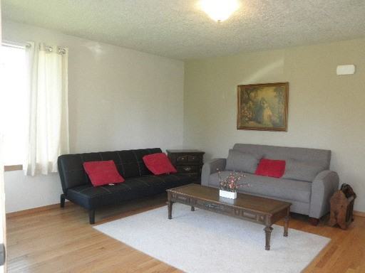 109 SE 94th Ave - Photo 2 of 12