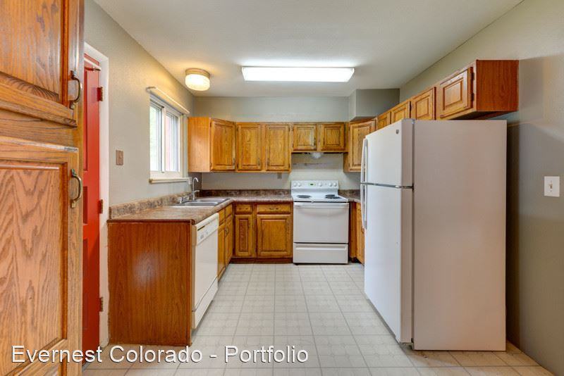 3191 Troy St - Photo 3 of 22