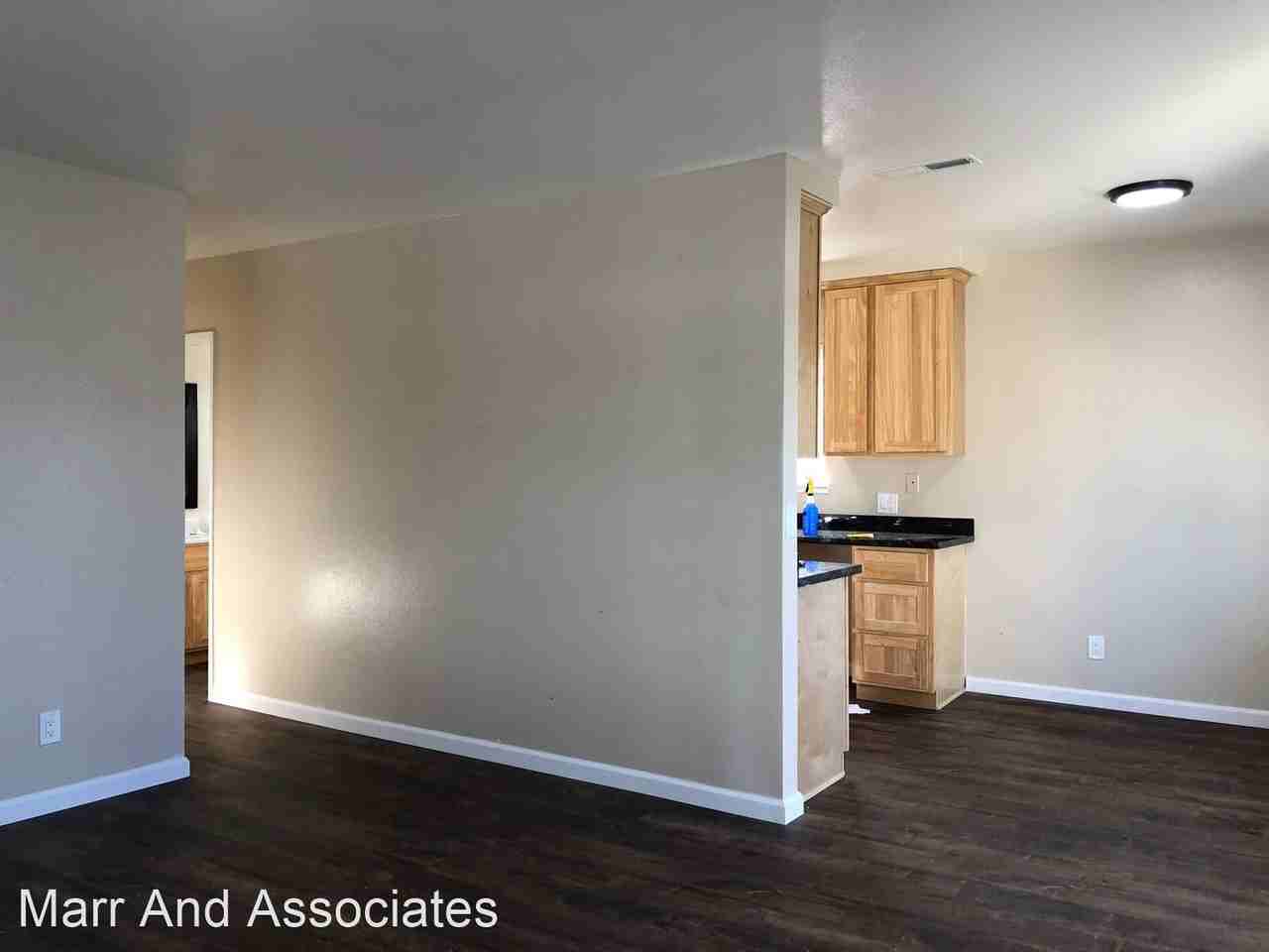 1340 94th Ave - Photo 2 of 11