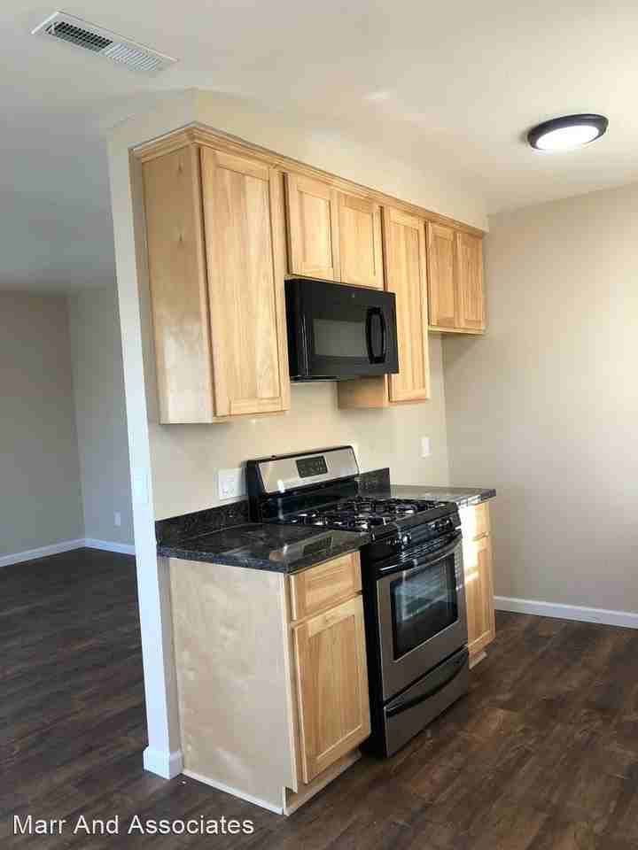 1340 94th Ave - Photo 3 of 11