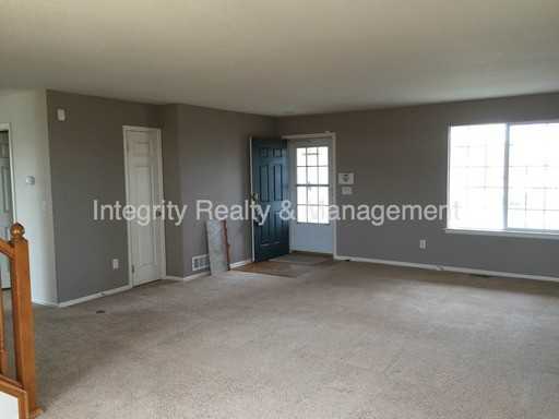 1156 Crenshaw St - Photo 2 of 16