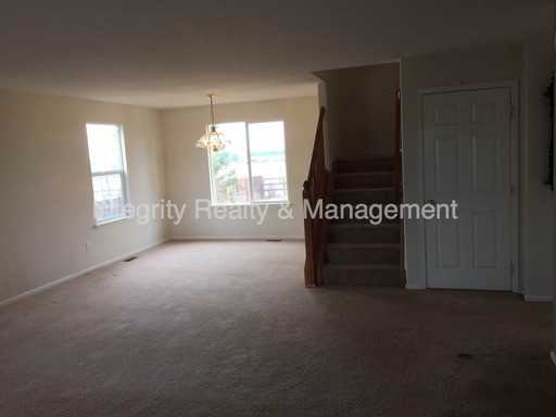 1156 Crenshaw St - Photo 3 of 16