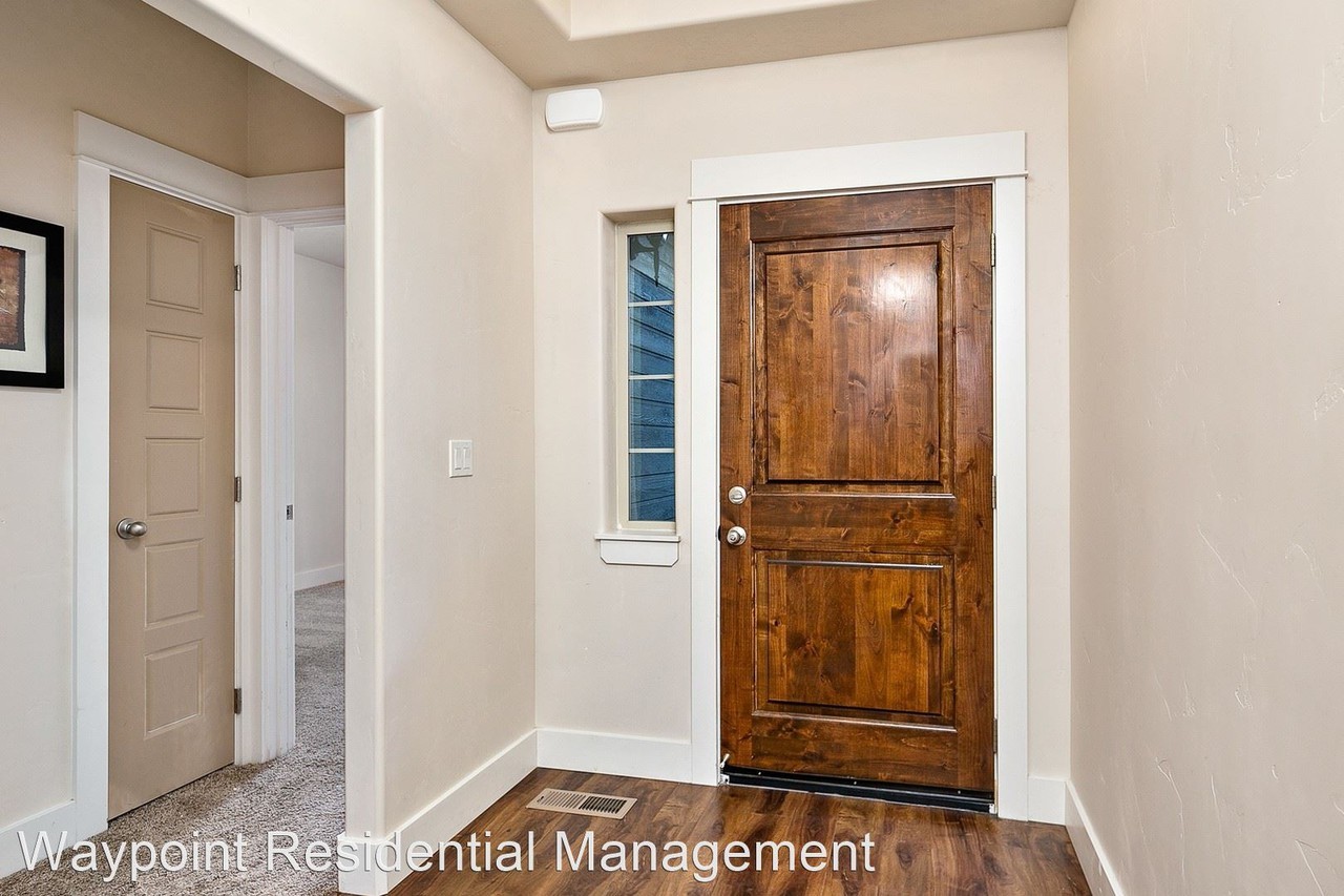 2686 N Vallin Ave - Photo 3 of 37