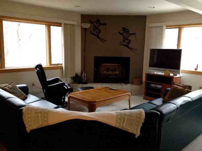 134 N Village Rd - Photo 3 of 17