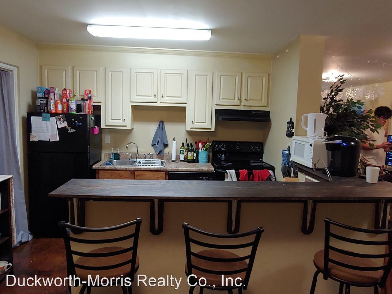 1402 9th Street - Photo 3 of 5