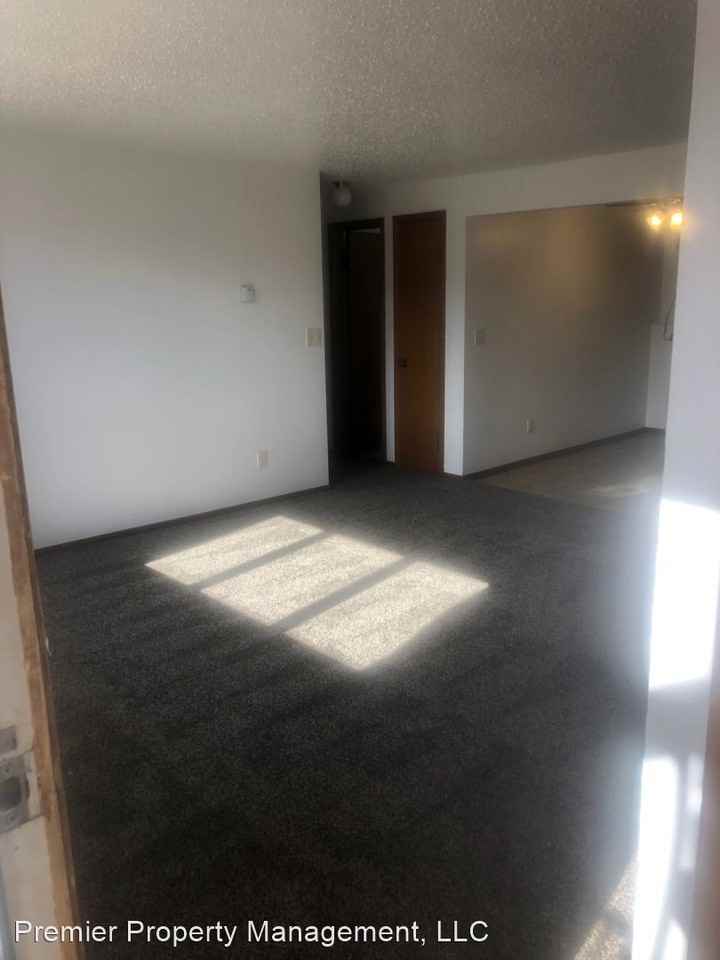 317 S 1ST STREET - Photo 3 of 7