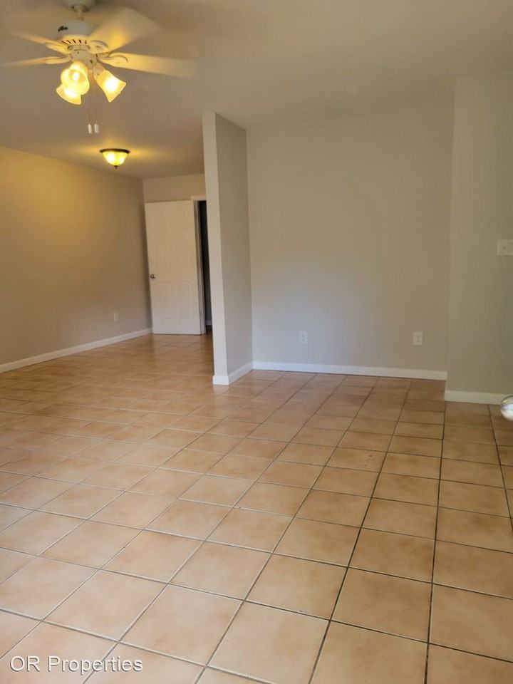 1003 SW 59TH TER - Photo 2 of 6