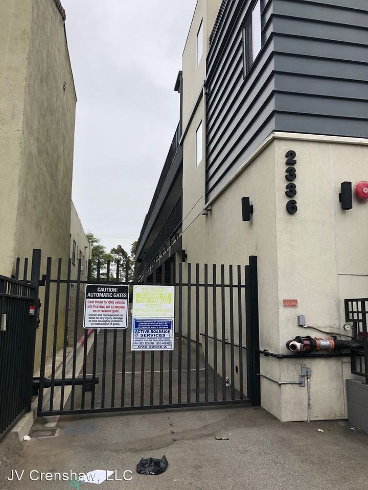 2336 Crenshaw Blvd - Photo 2 of 6