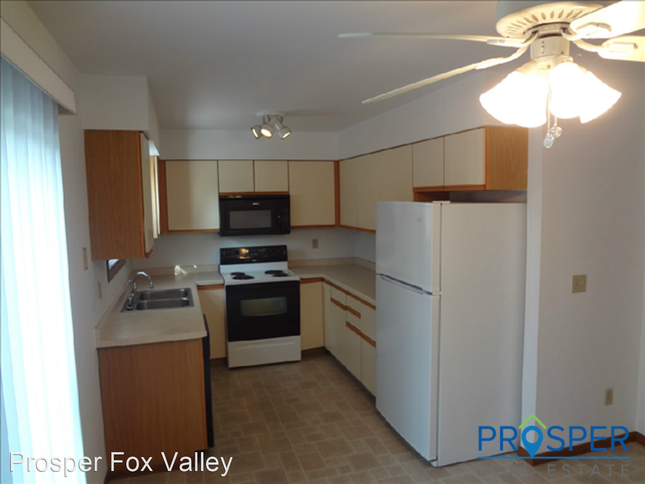 South Park Town Homes - Photo 2 of 8