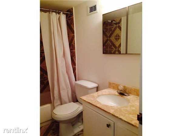 3725 S Ocean Dr - Photo 3 of 10