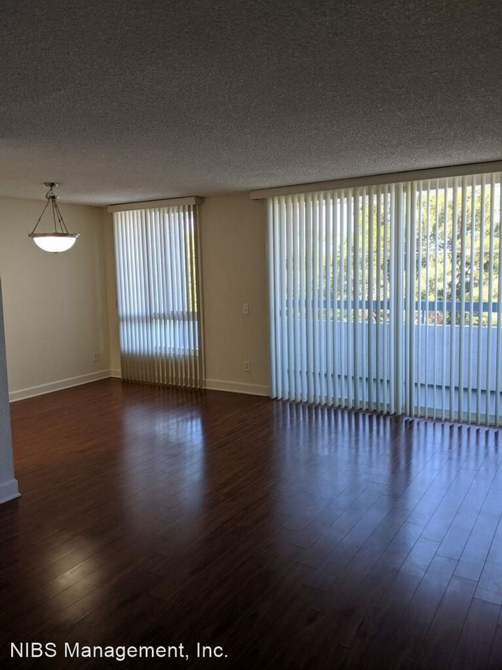 12512 Chandler Boulevard - Photo 2 of 5