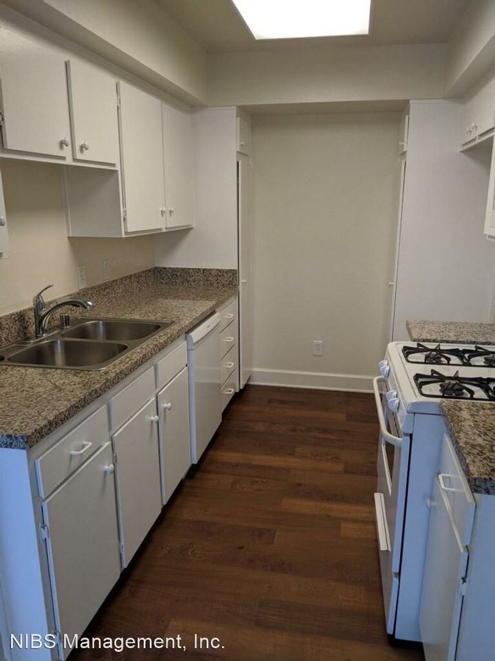 12512 Chandler Boulevard - Photo 3 of 5