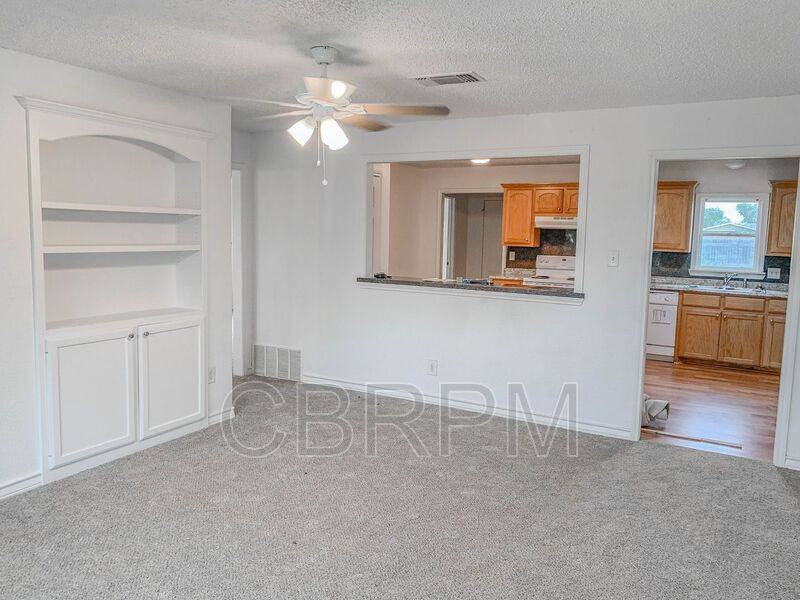 3401 E 16th St - Photo 3 of 13