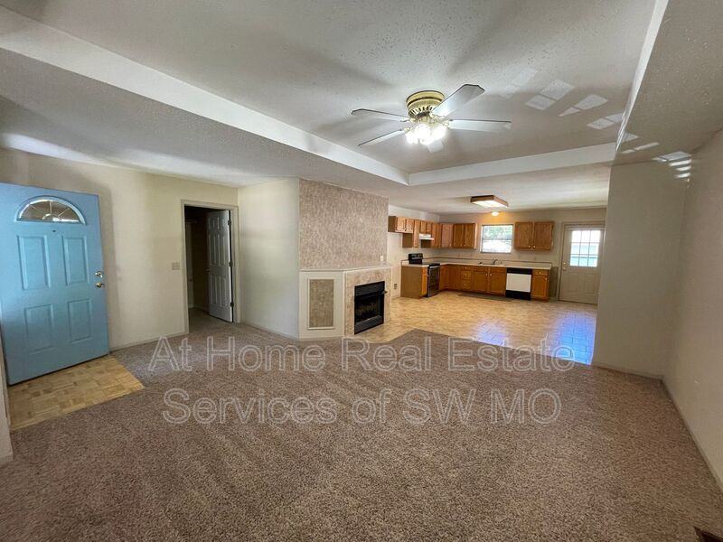 831 S Timber Ridge Dr - Photo 3 of 13