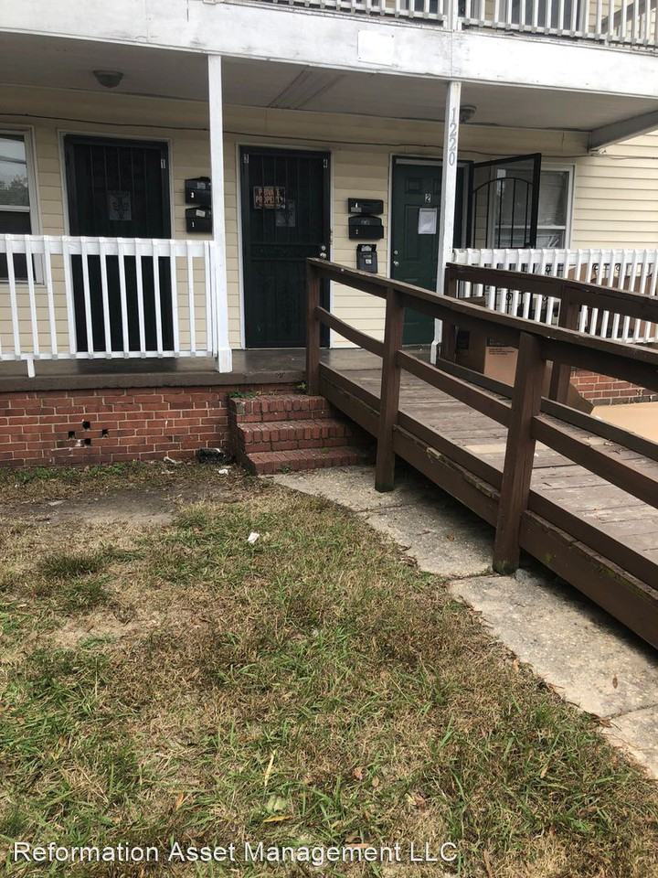 1220 S Roxboro St - Photo 2 of 4