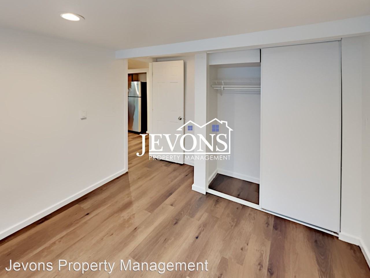 11806 Glendale Way S - Photo 3 of 34