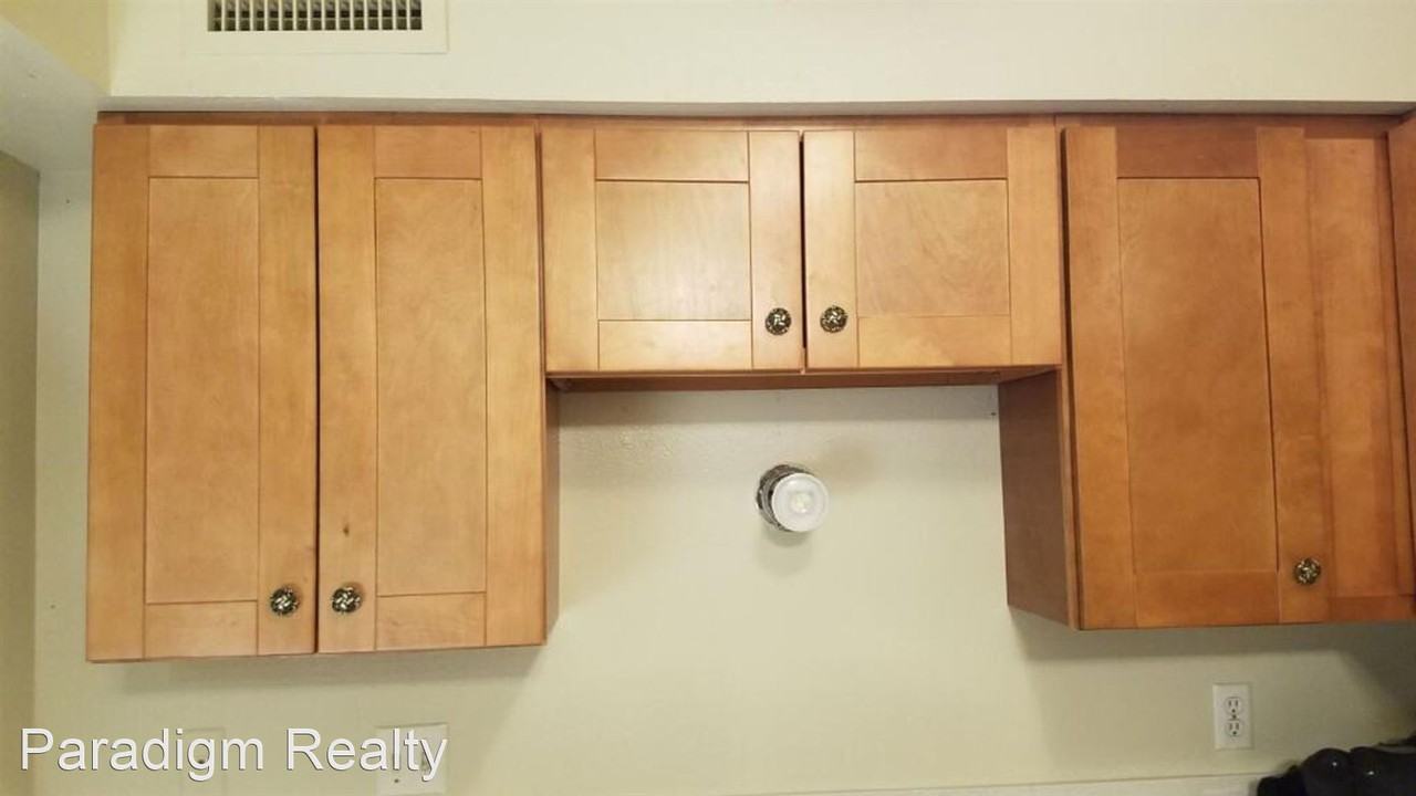 Daley St - Photo 2 of 10